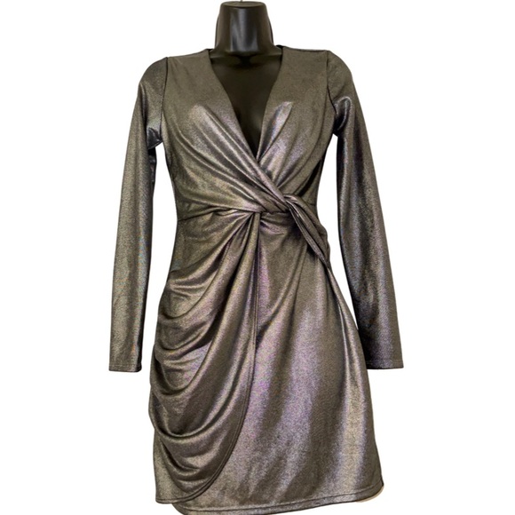 Twist-Front Sliver V Neck Long Sleeved Knit Dress - Picture 4 of 6